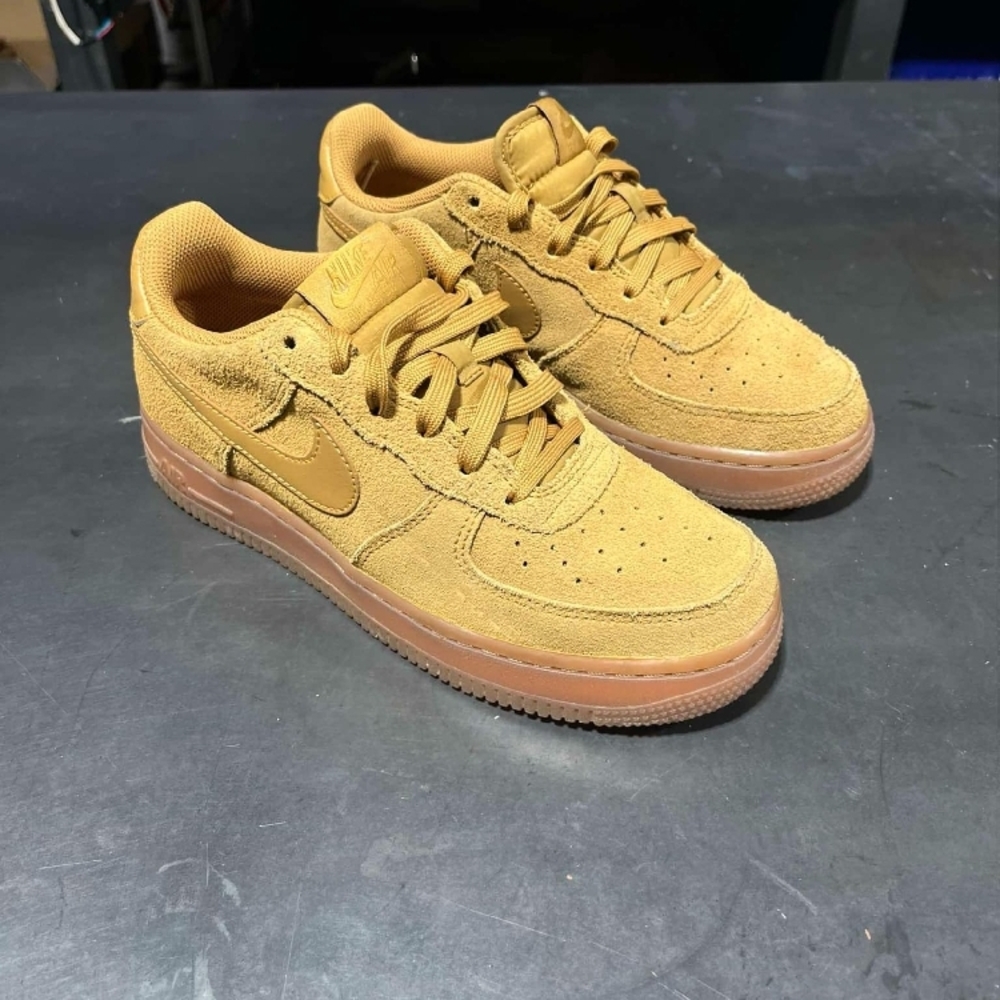 Nike Air Force 1 LV8 Tan Sneakers